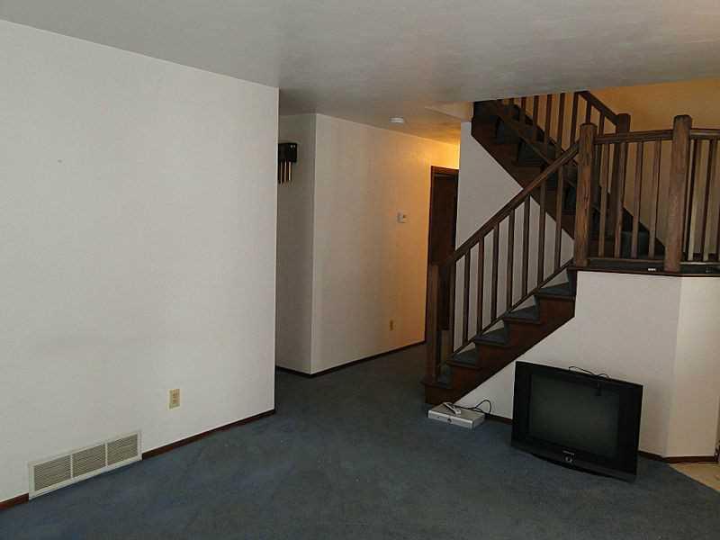 419 Coleman Road McDonald, PA 15057 - Photo 4 of 25 Living Room.