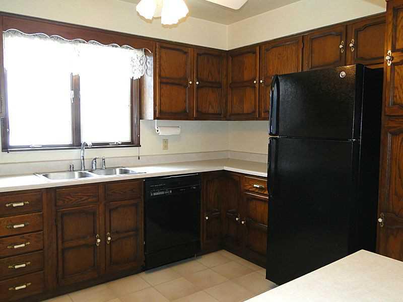 419 Coleman Road McDonald, PA 15057 - Photo 9 of 25 Kitchen.