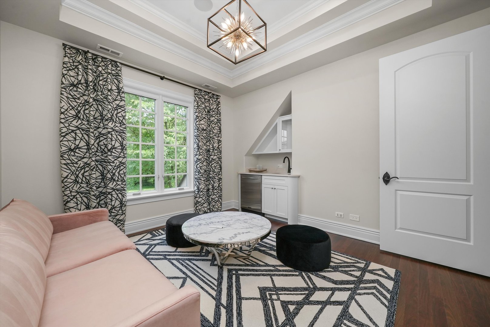 6403 South Garfield Street Burr Ridge, IL 60527 - Photo 55 of 95 a living room with furniture and a window