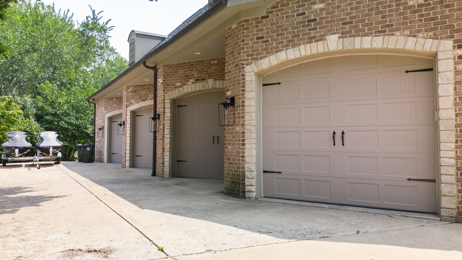 6403 South Garfield Street Burr Ridge, IL 60527 - Photo 7 of 95 a view of a house with a outdoor space
