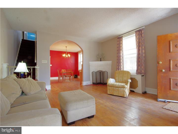 148 Arnold Road Ardmore, PA 19003 - Photo 4 of 16 Living Room