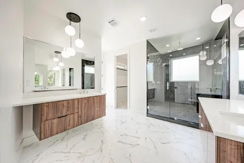 $989,999 | 200 Tillery Square, Unit 1, Austin, TX 78702