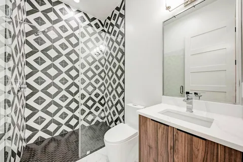 $989,999 | 200 Tillery Square, Unit 1, Austin, TX 78702