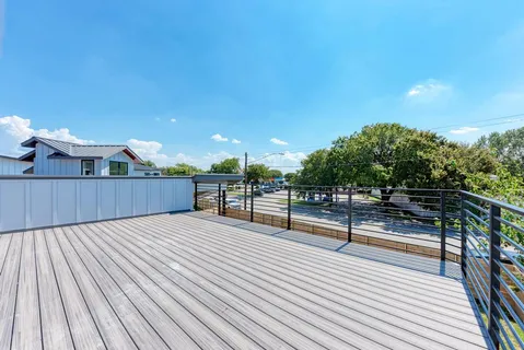 $989,999 | 200 Tillery Square, Unit 1, Austin, TX 78702