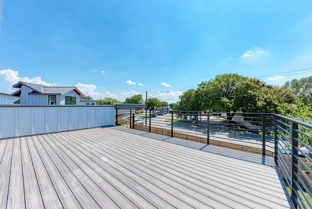 $989,999 | 200 Tillery Square, Unit 1, Austin, TX 78702