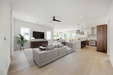 $989,999 | 200 Tillery Square, Unit 1, Austin, TX 78702