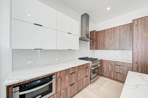 $989,999 | 200 Tillery Square, Unit 1, Austin, TX 78702