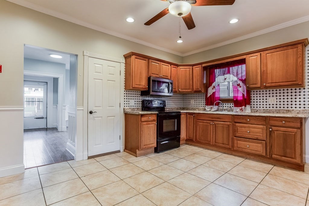 67 Alexander Street Springfield, MA 01107 - Photo 4 of 40 Gallery Image 4