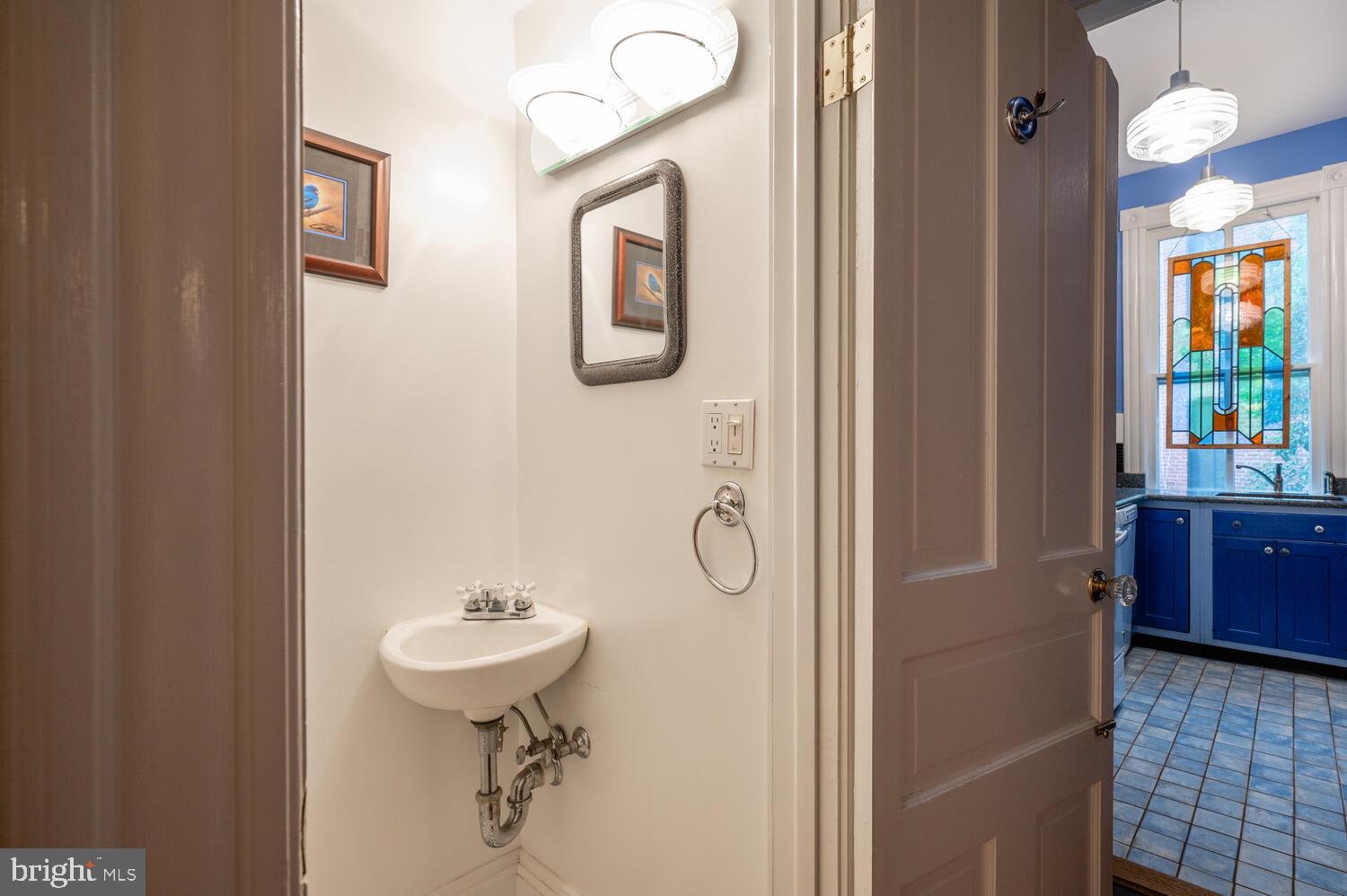 808 North Carolina Avenue Southeast Washington, DC 20003 - Photo 19 of 43
