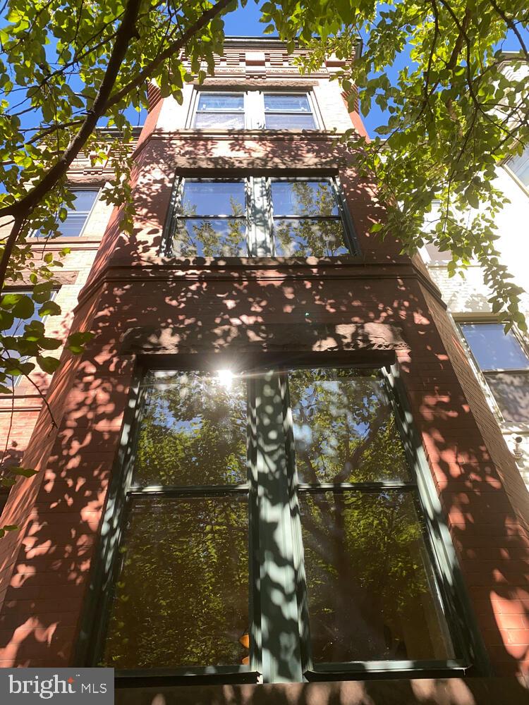 808 North Carolina Avenue Southeast Washington, DC 20003 - Photo 8 of 43