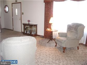308 Springfield Road Aldan, PA 19018 - Photo 2 of 12 Living Room