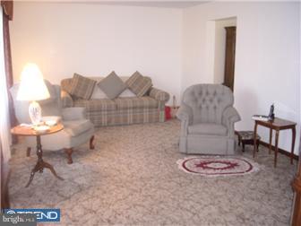 308 Springfield Road Aldan, PA 19018 - Photo 3 of 12 Living Room