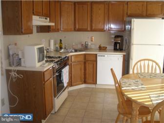 308 Springfield Road Aldan, PA 19018 - Photo 5 of 12 Kitchen