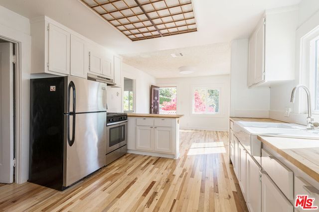 $4,395 | 4011 Sunset Drive, Los Angeles, CA 90027