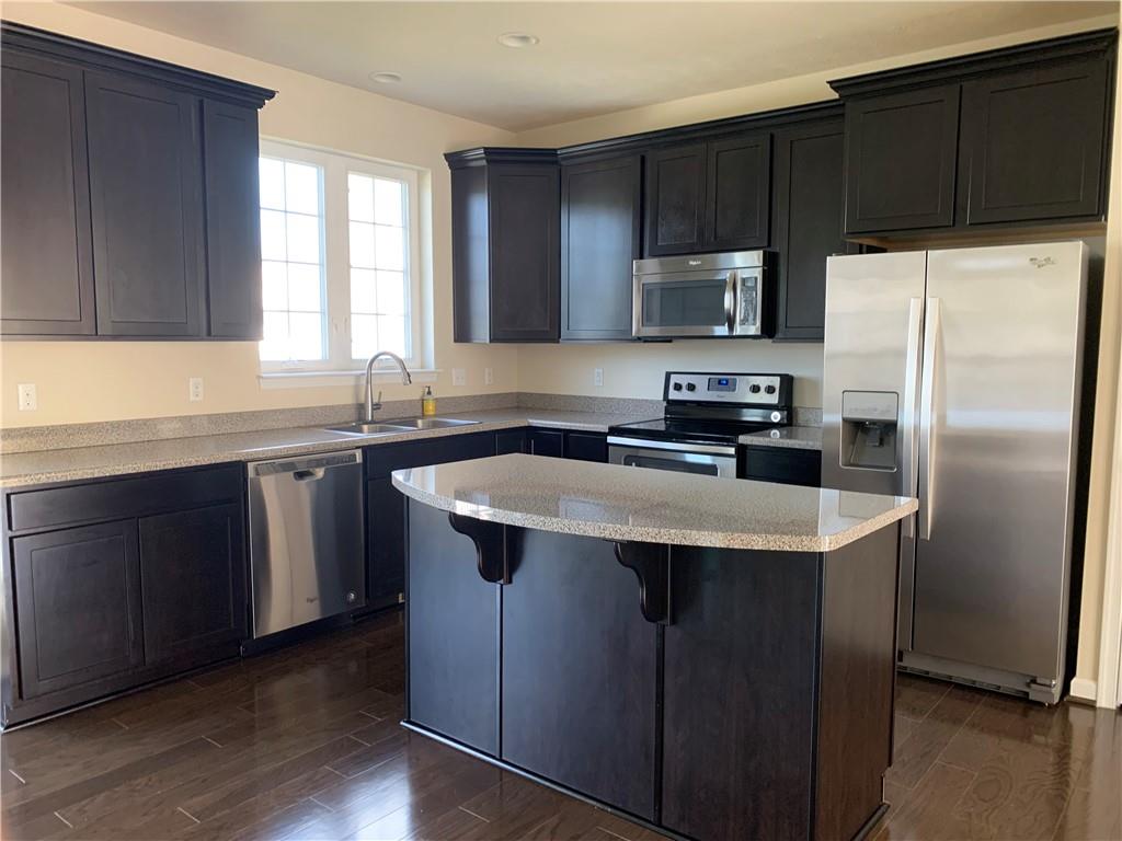 31 Truman Circle McKees Rocks, PA 15136 - Photo 3 of 22 Gallery Image 3