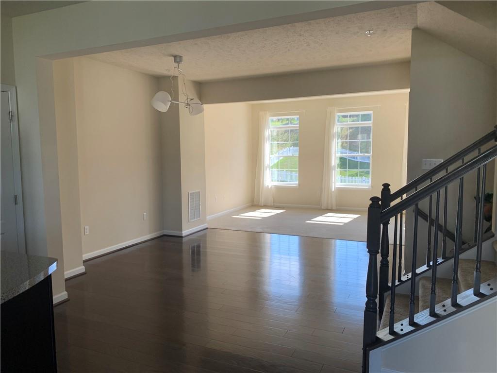 31 Truman Circle McKees Rocks, PA 15136 - Photo 5 of 22 Gallery Image 5
