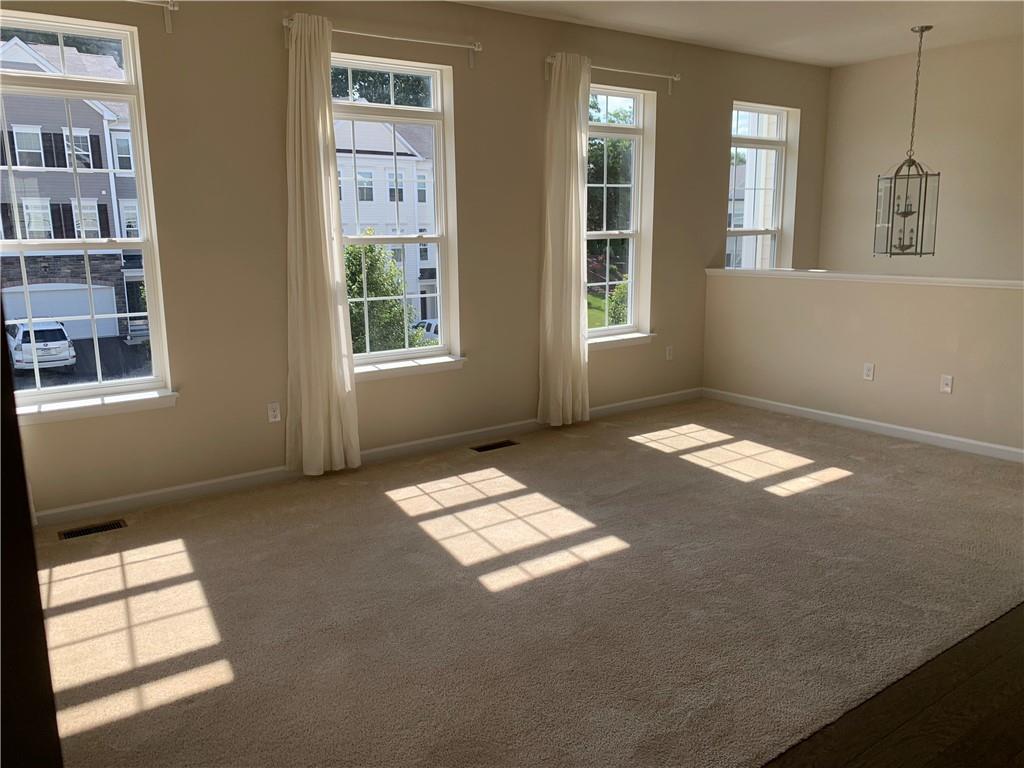 31 Truman Circle McKees Rocks, PA 15136 - Photo 6 of 22 Gallery Image 6