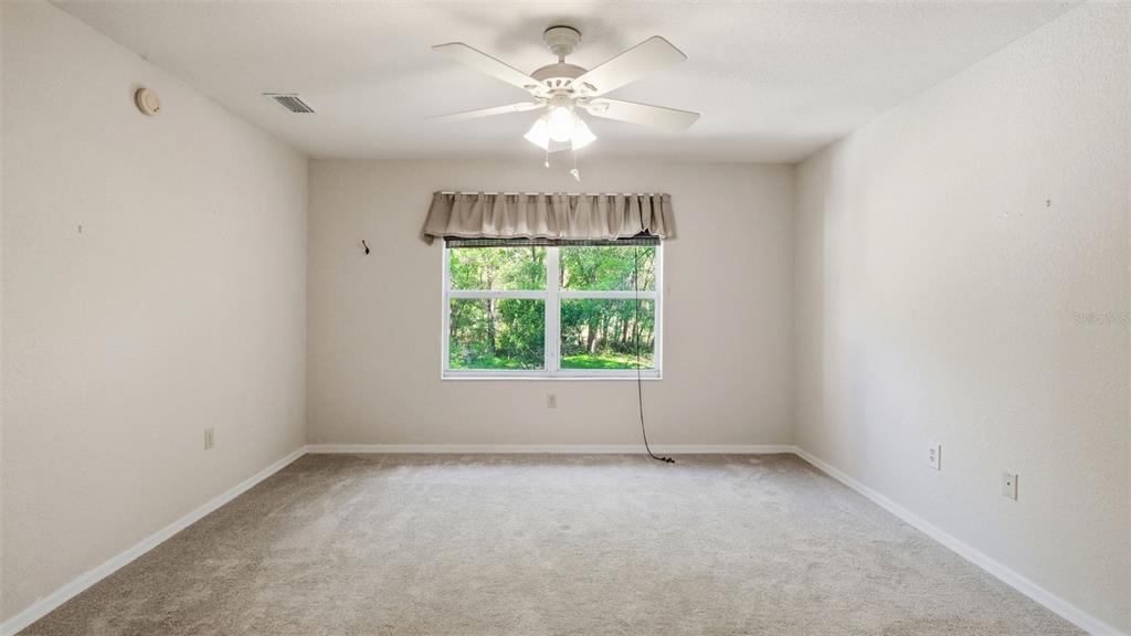 19015 Southwest 101st Place Dunnellon, FL 34432 - Photo 13 of 66