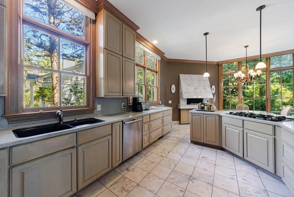 3281 Habersham Road Northwest Atlanta, GA 30305 - Photo 16 of 59