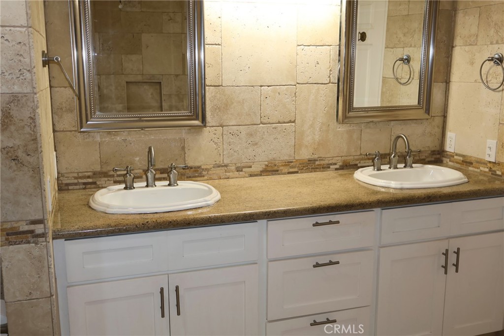 6508 Sandy Point Court Rancho Palos Verdes, CA 90275 - Photo 30 of 66 Primary bathroom