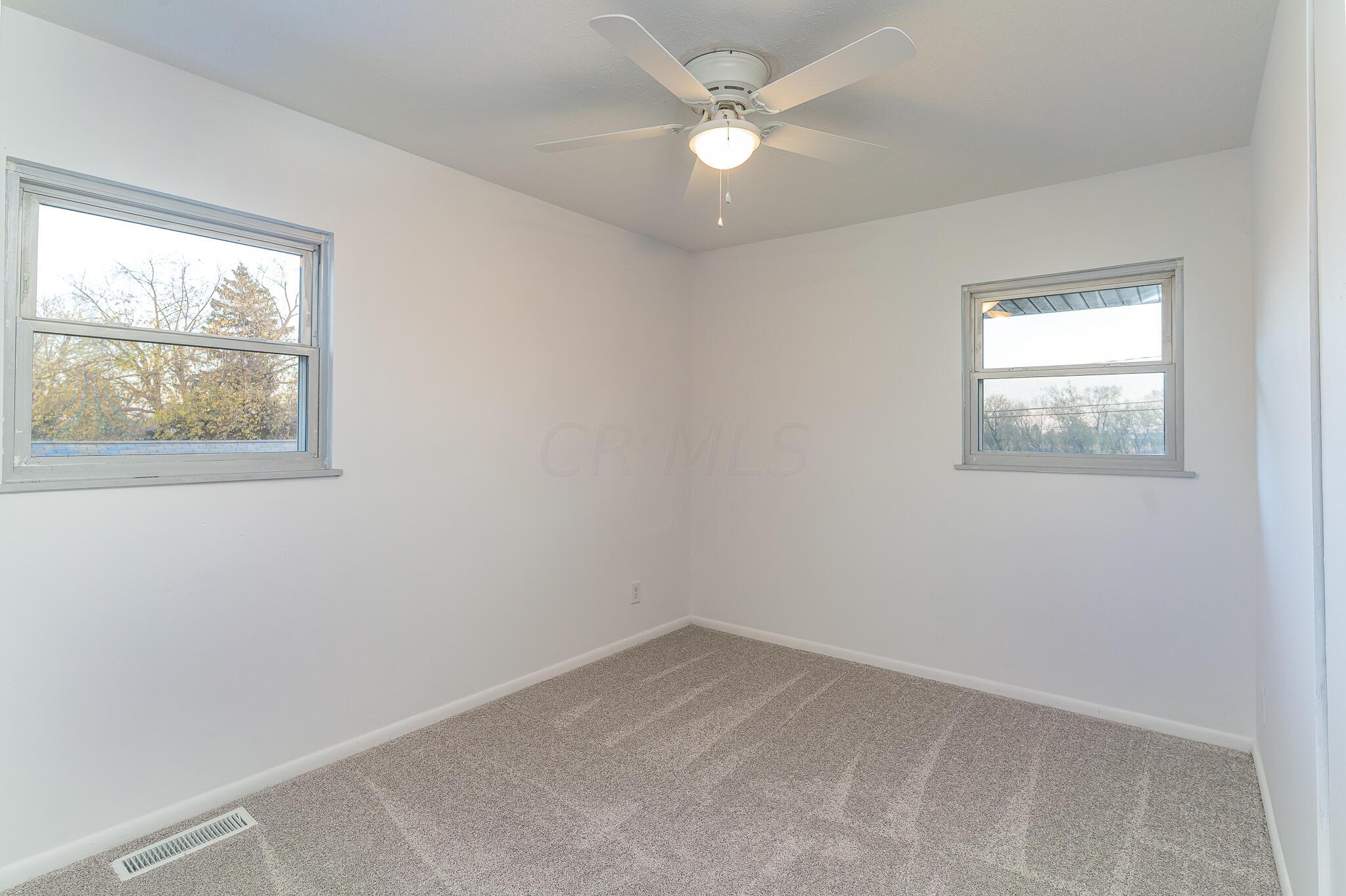 5286 Edgeview Road Columbus, OH 43207 - Photo 17 of 25 Bedroom 3