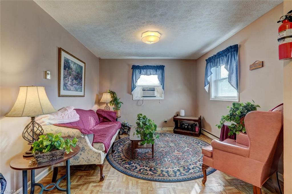 5221 Highway 700 Eden, NC 27288 - Photo 12 of 38 Downstairs Unit