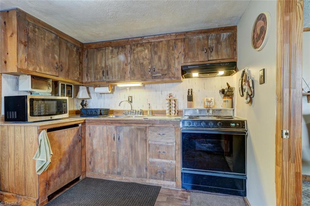 5221 Highway 700 Eden, NC 27288 - Photo 29 of 38 Office Interior