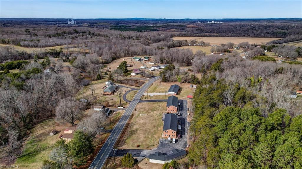 5221 Highway 700 Eden, NC 27288 - Photo 3 of 38