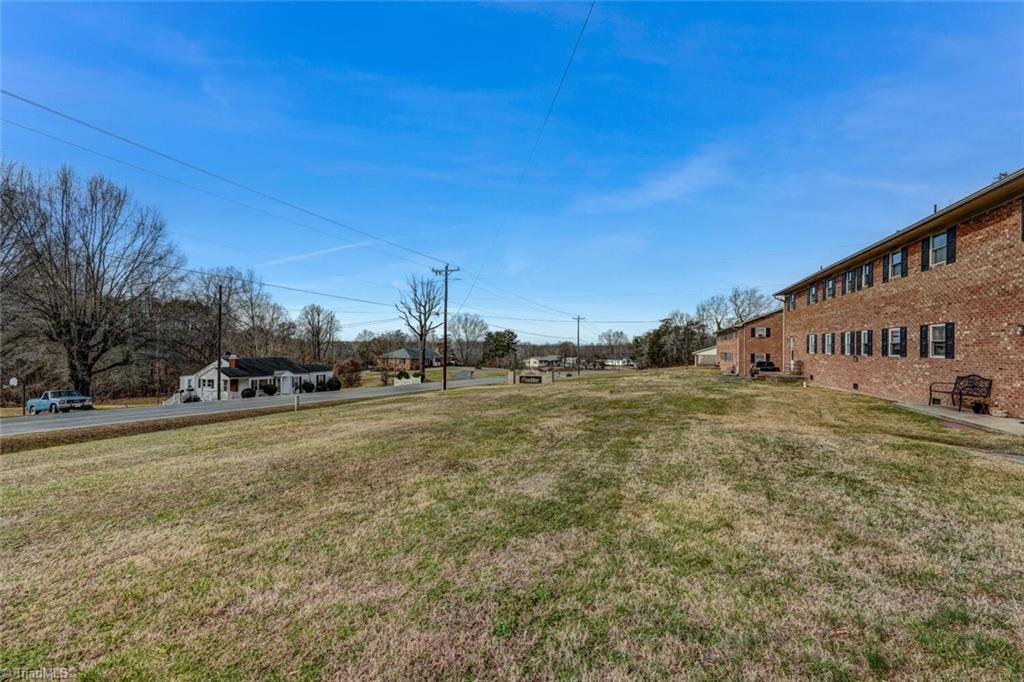 5221 Highway 700 Eden, NC 27288 - Photo 37 of 38 Large Common Area
