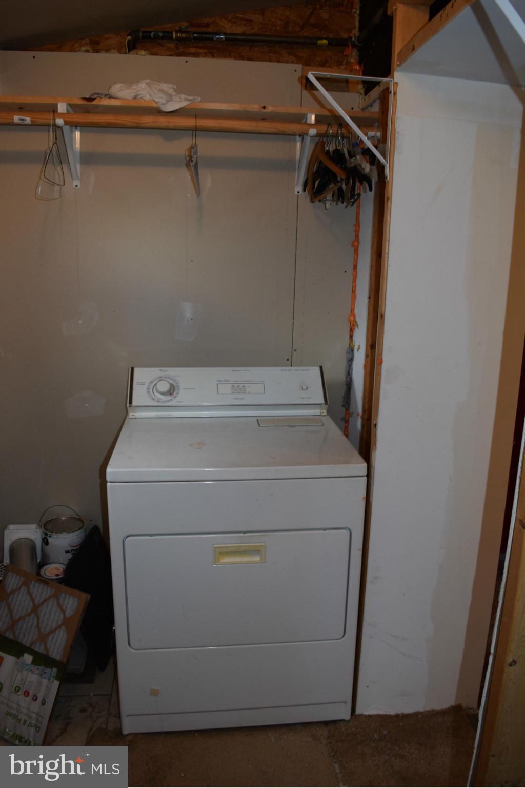 7737 Fairgreen Road Baltimore, MD 21222 - Photo 10 of 28 a utility room with dryer and washer
