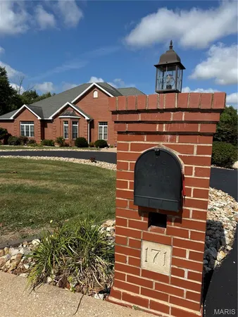 $990,000 | 171 Rolling Meadows, Hannibal, MO 63401