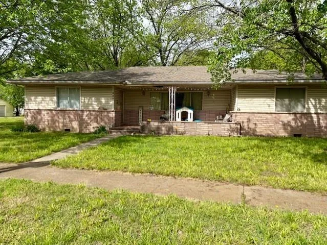 $118,000 | 2302 Crawford Avenue, Parsons, KS 67357