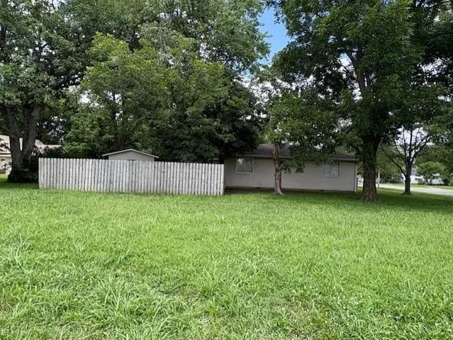 $118,000 | 2302 Crawford Avenue, Parsons, KS 67357