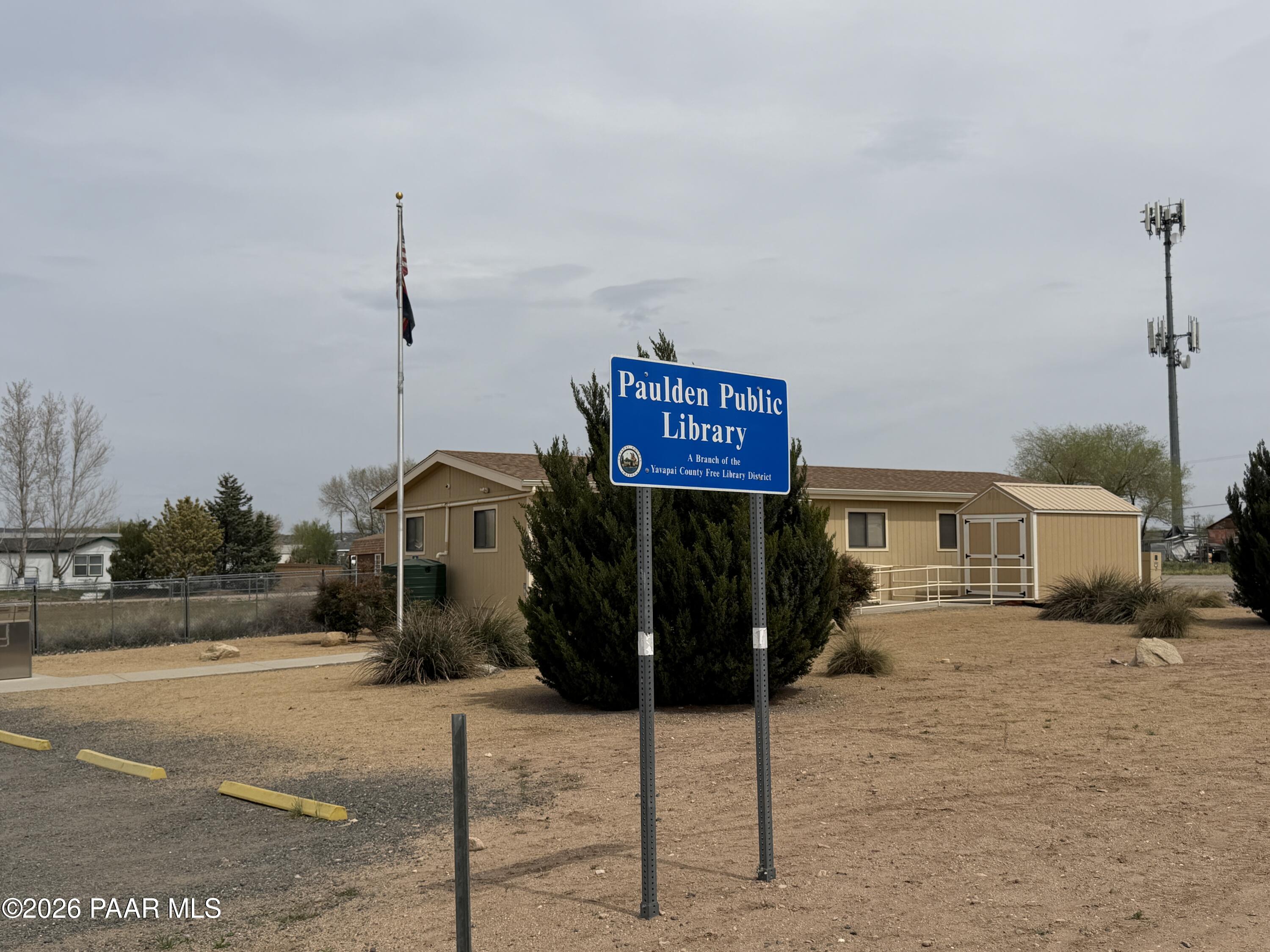 3889 West Onyx Road Paulden, AZ 86334 - Photo 78 of 113 a sign board with parking in front of it