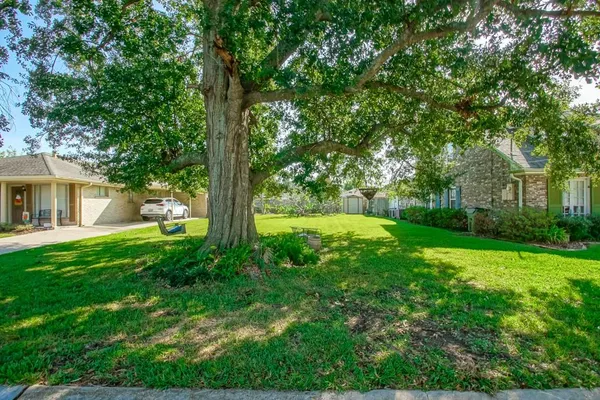 $324,999 | 1325 Rose Garden Drive, Metairie, LA 70005