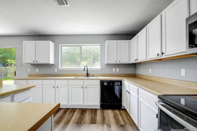 $1,750 | 8807 Shadow Wood Lane, Converse, TX 78109