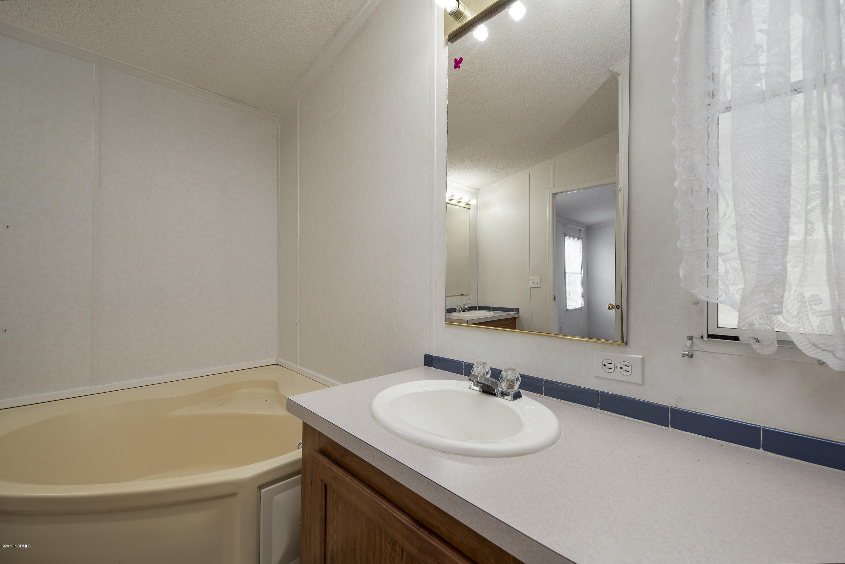 156 Great Neck Road Havelock, NC 28532 - Photo 14 of 23 Master Bathroom