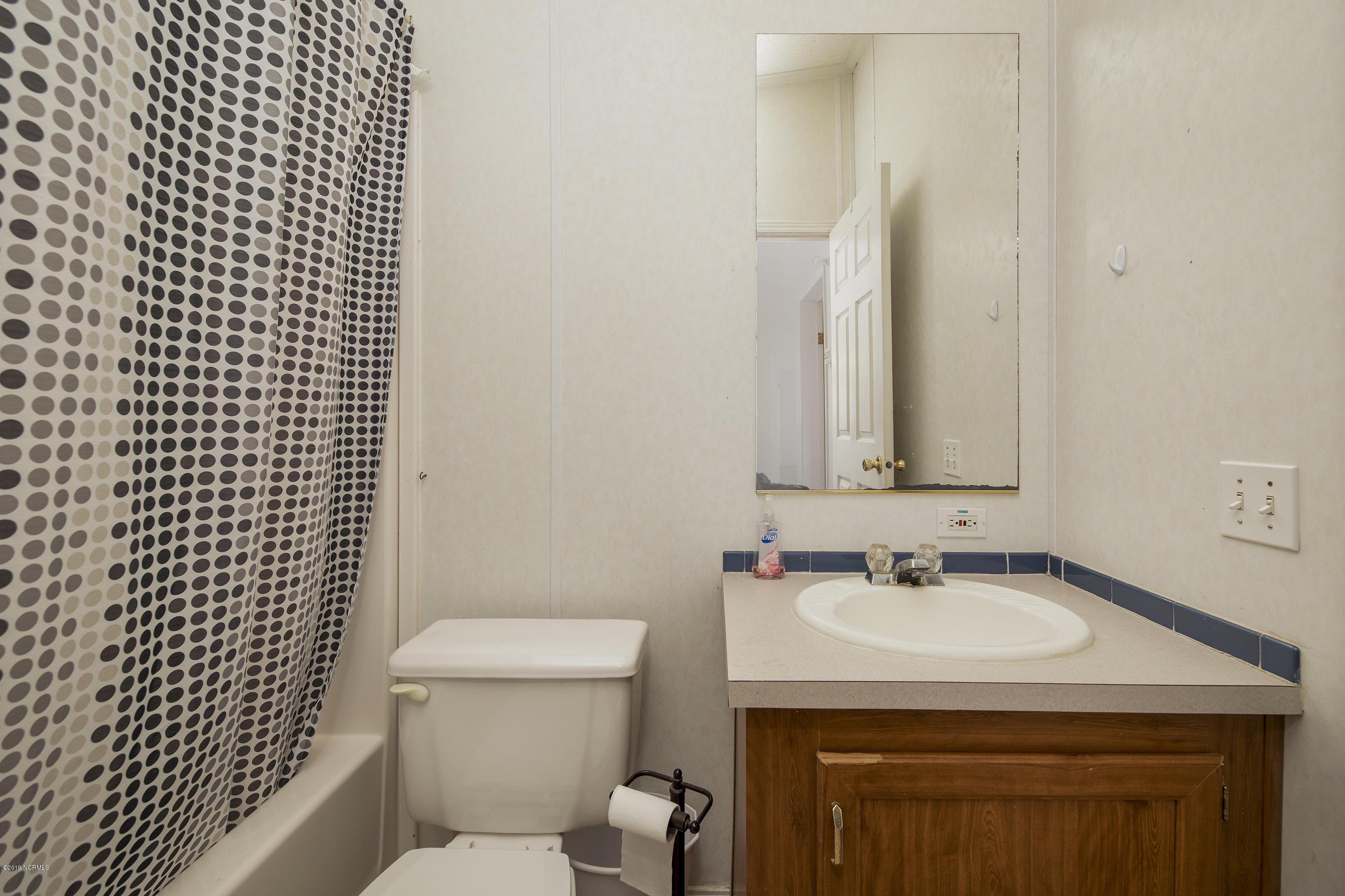 156 Great Neck Road Havelock, NC 28532 - Photo 16 of 23 Guest Bathroom w/ Step In Shower