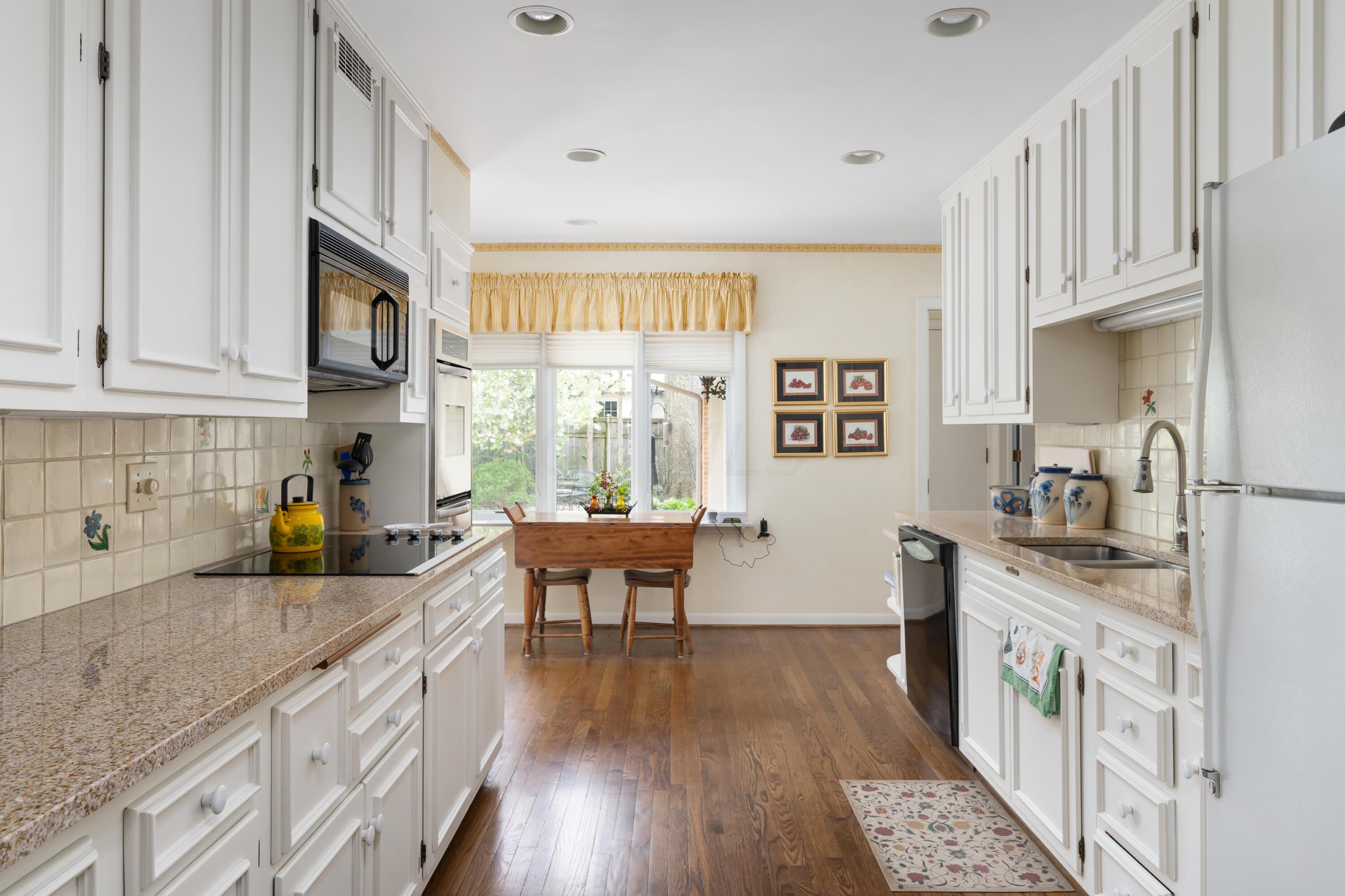 1951 Beverly Road Columbus, OH 43221 - Photo 21 of 48 Kitchen