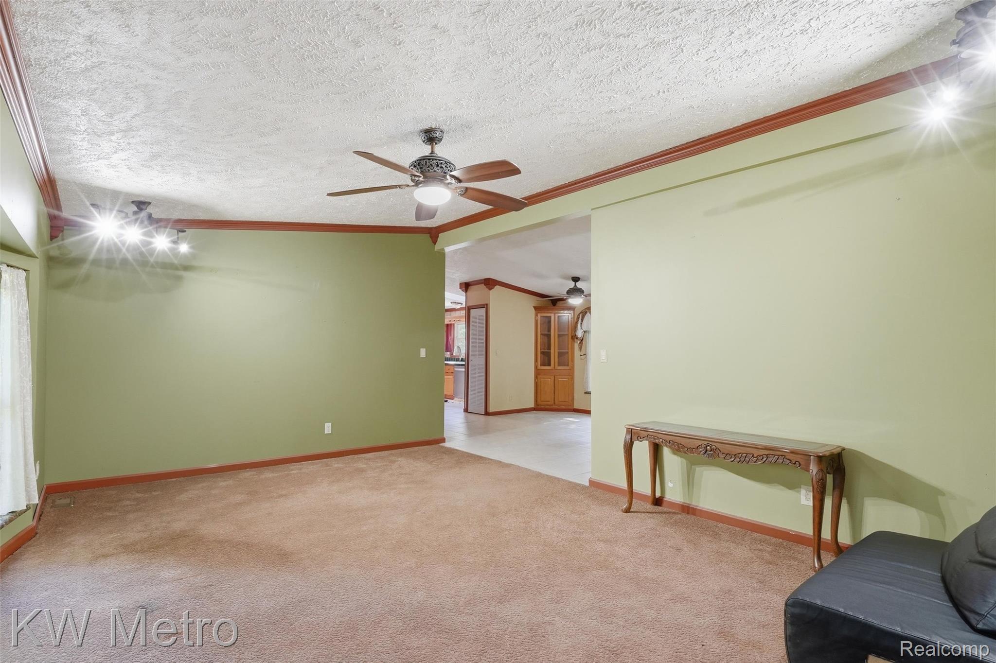 22733 Sumpter Road Belleville, MI 48111 - Photo 6 of 52 08-DSC02044.jpg