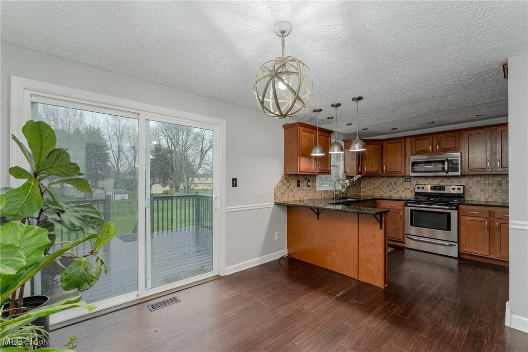 1445 Sunnyacres Road Akron, OH 44321 - Photo 8 of 36