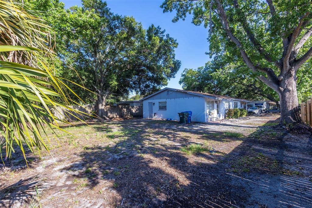 3073 Pine Tree Avenue Largo, FL 33771 - Photo 4 of 18