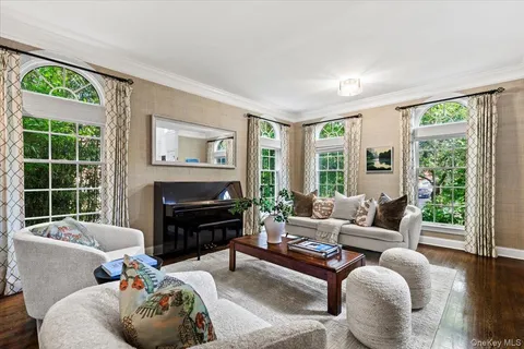 $2,195,000 | 32 Rolling Ridge Road, White Plains, NY 10605