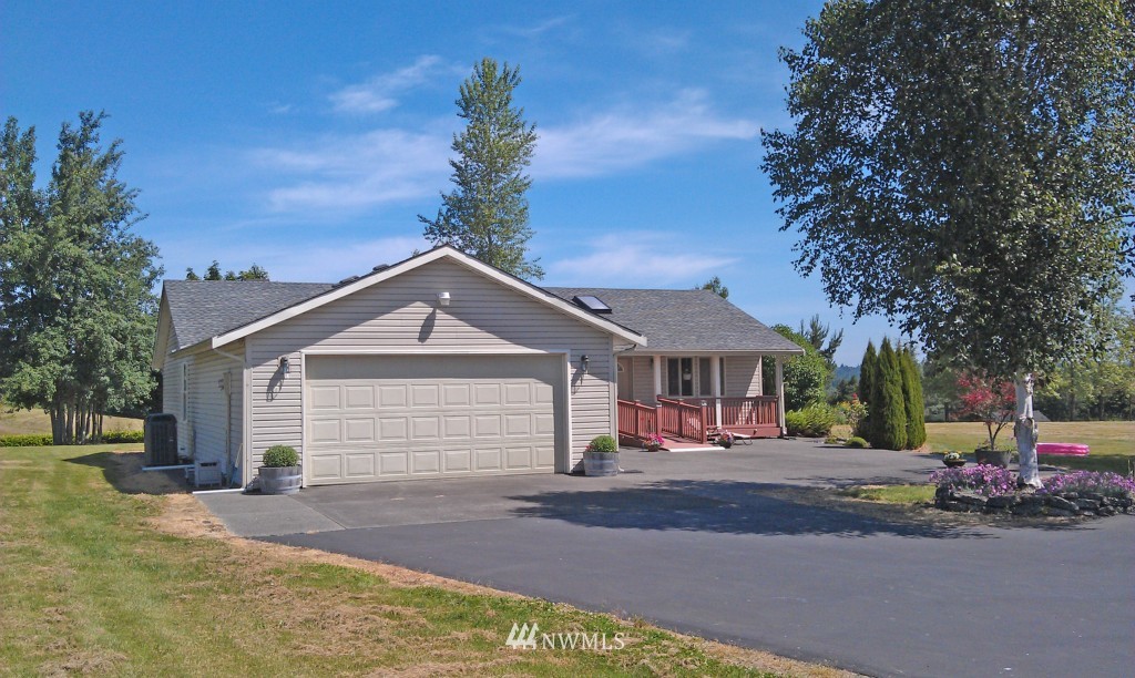 9246 Gastaeson Lane Southwest Rochester, WA 98579 - Photo 2 of 25