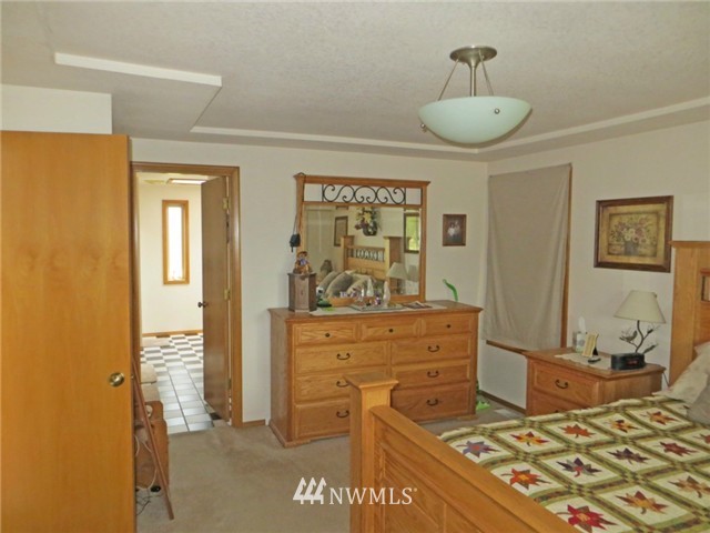 9246 Gastaeson Lane Southwest Rochester, WA 98579 - Photo 16 of 25