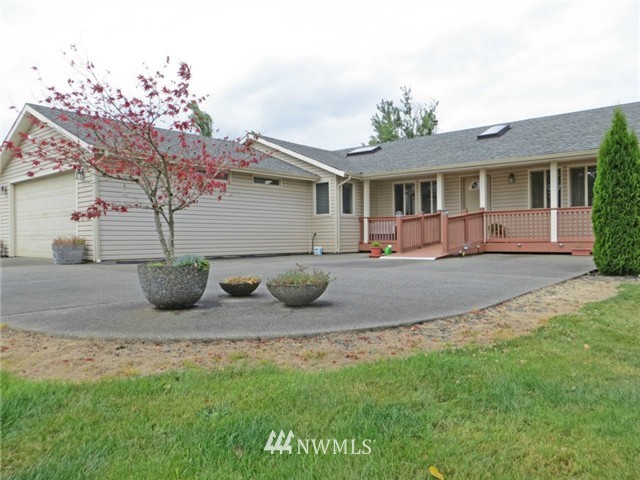 9246 Gastaeson Lane Southwest Rochester, WA 98579 - Photo 3 of 25