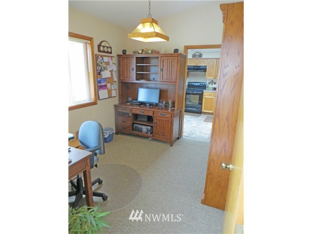 9246 Gastaeson Lane Southwest Rochester, WA 98579 - Photo 10 of 25