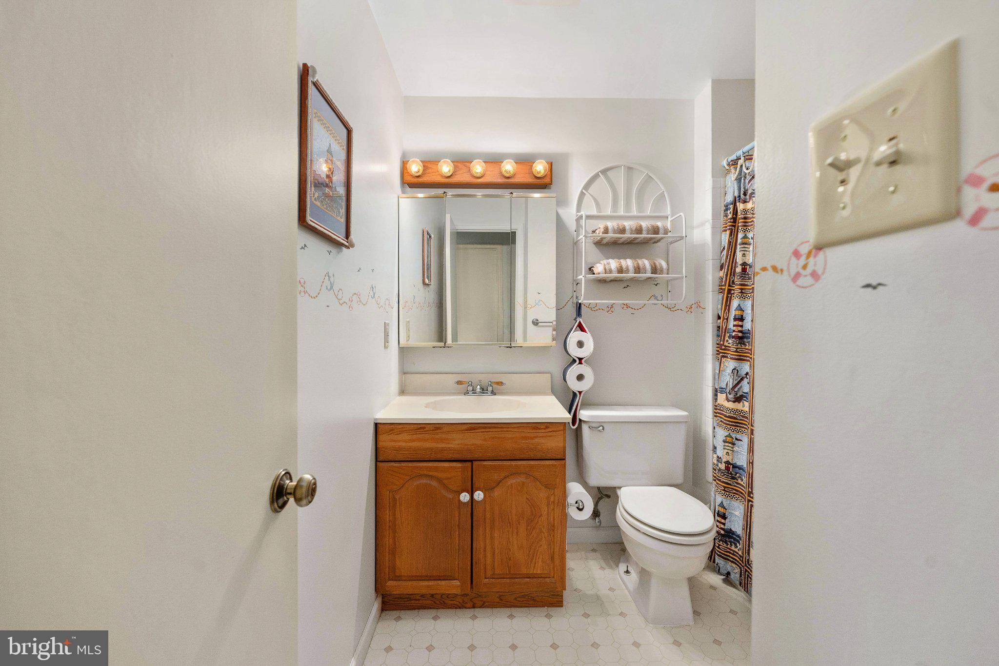 279 Harbor Drive Reedville, VA 22539 - Photo 39 of 97 Nautical theme bathroom