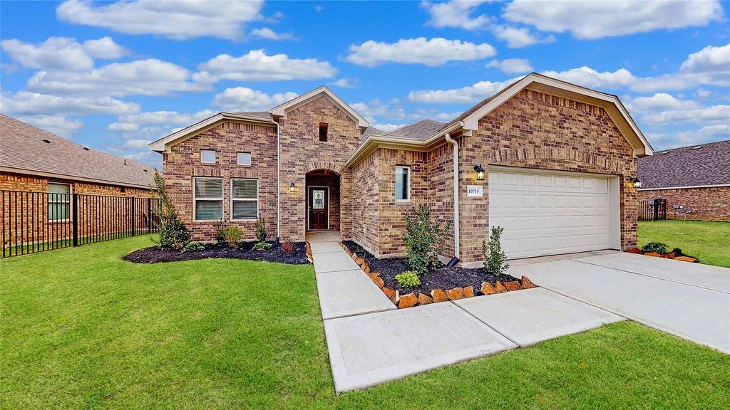 1031 Comal Trail Dayton, TX 77535 - Photo 1 of 36