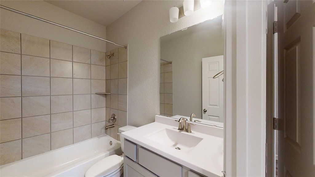 1031 Comal Trail Dayton, TX 77535 - Photo 6 of 36